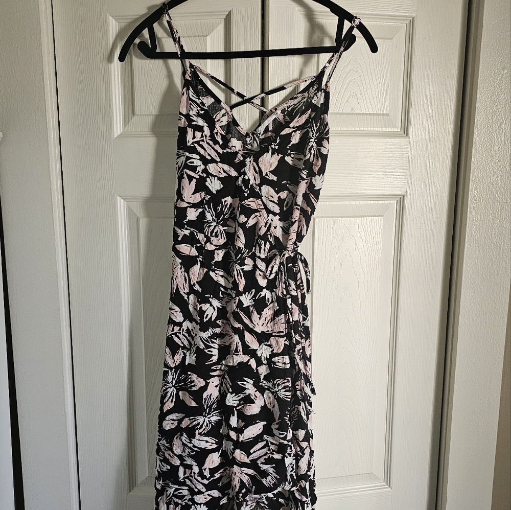 Women's Cbrand Size Small Floral Wrap-a-round Dress